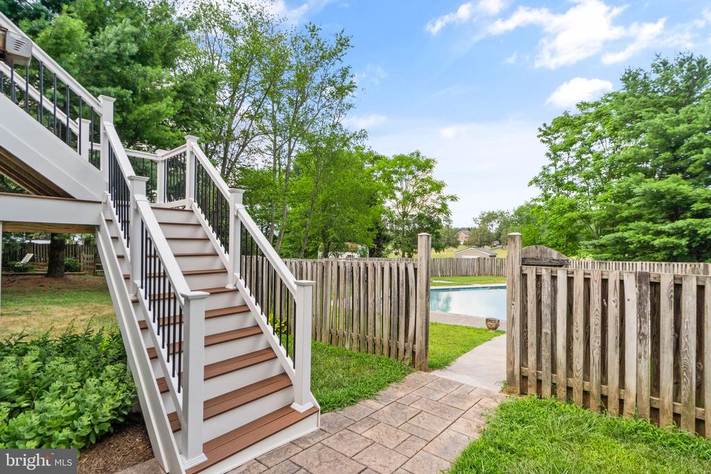 4183 Stepney Dr