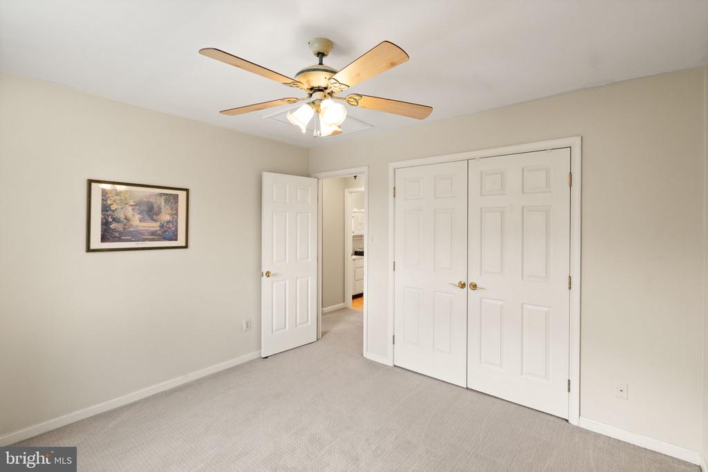 4183 Stepney Dr