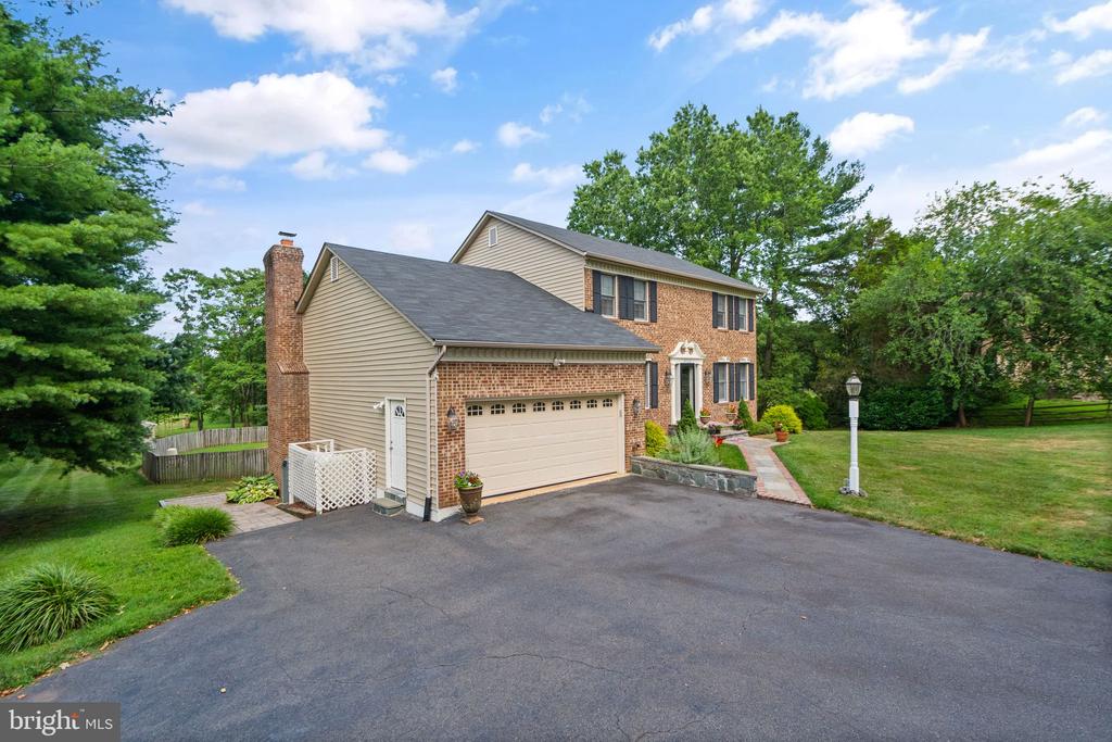 4183 Stepney Dr