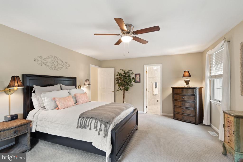4183 Stepney Dr