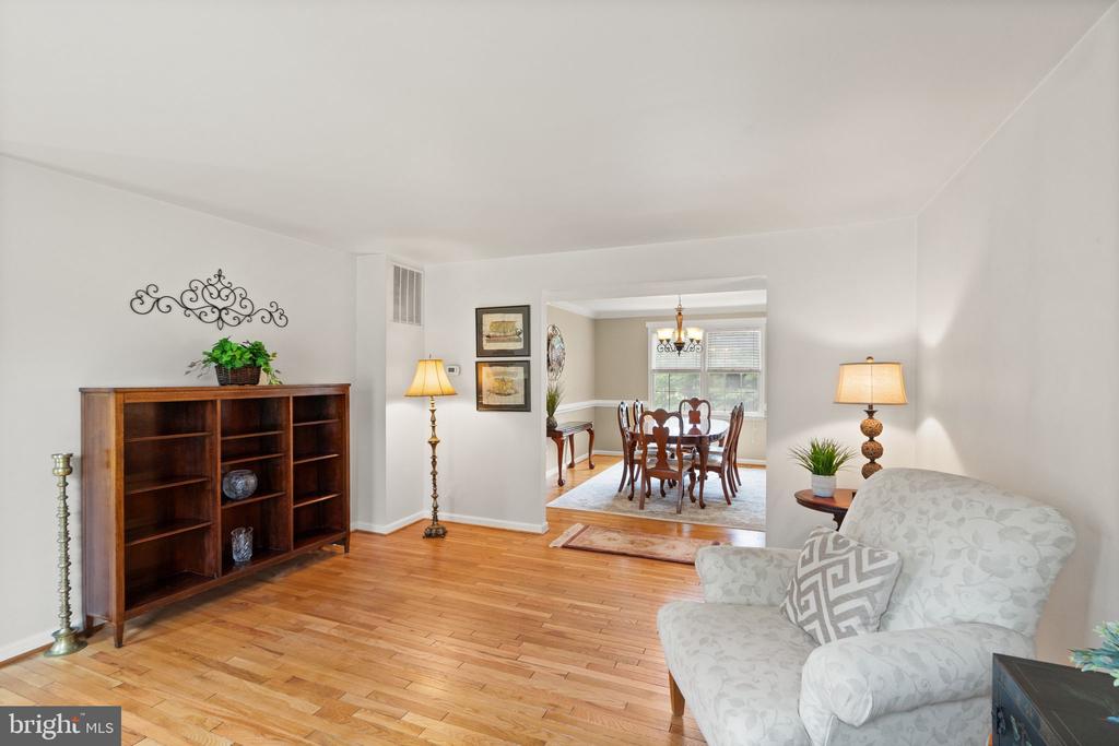 4183 Stepney Dr