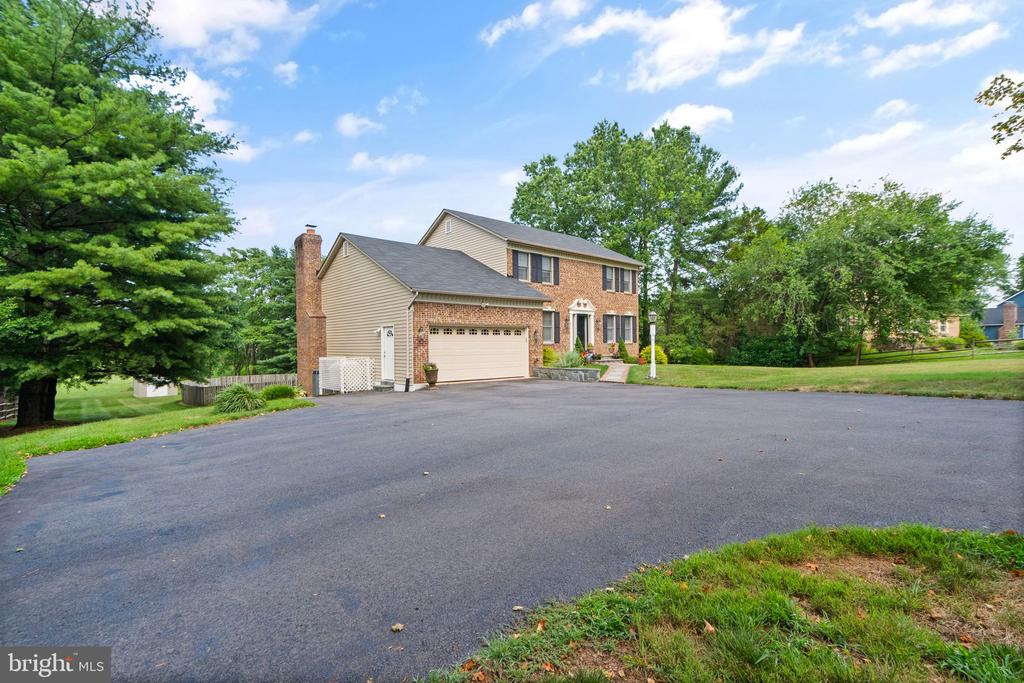 4183 Stepney Dr