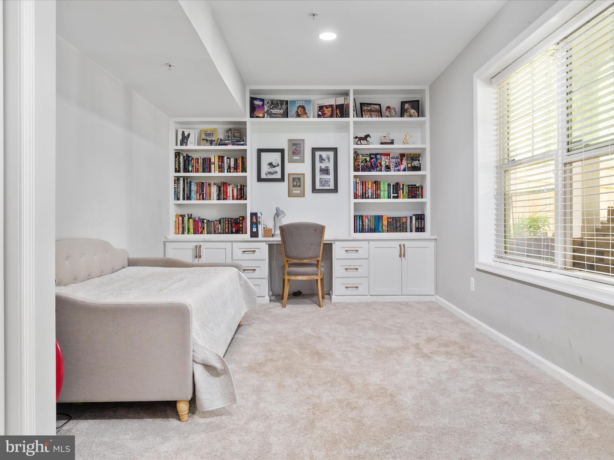 8420 Bearhurst Dr