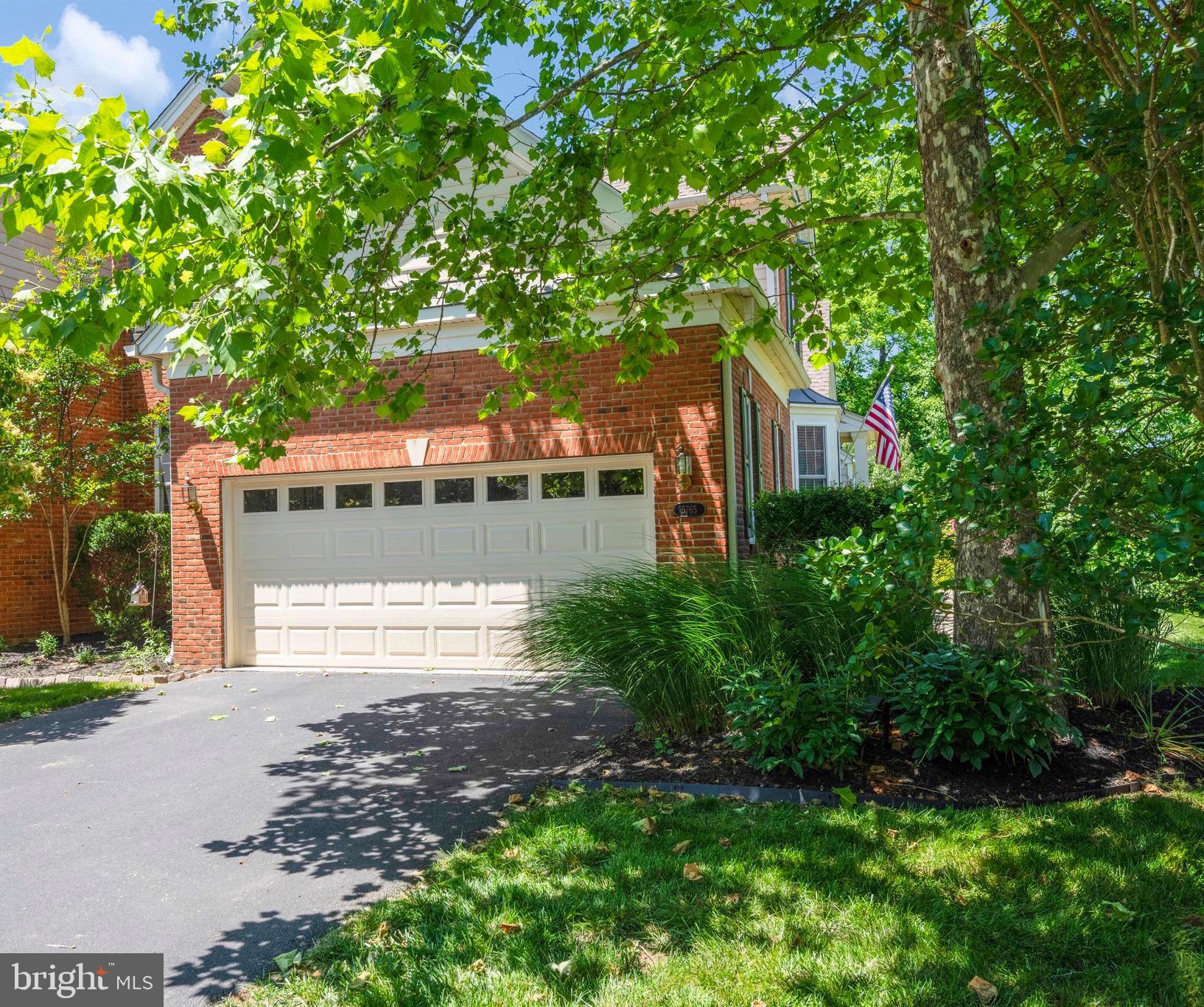 5765 Amelia Springs Cir