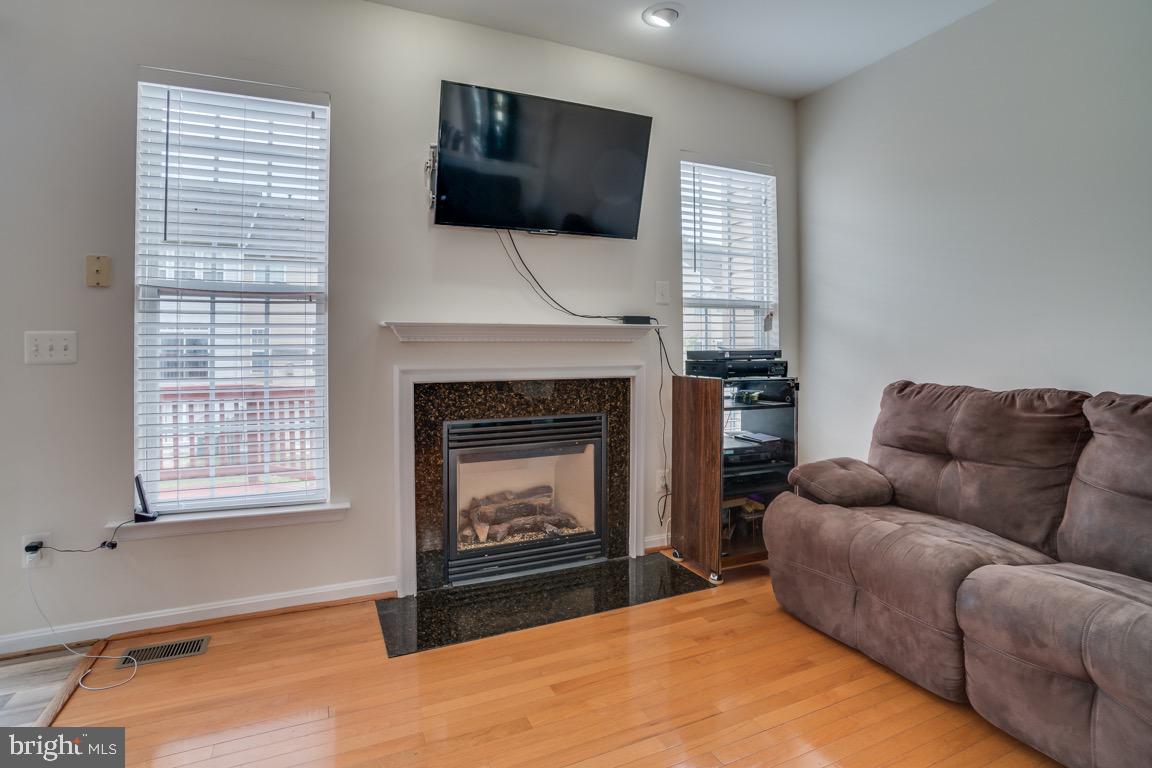 15677 WILLIAM BAYLISS CT