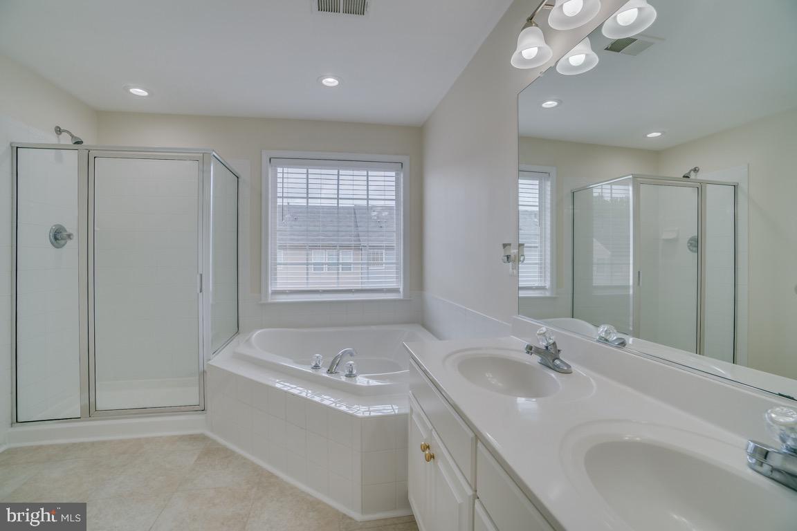 15677 WILLIAM BAYLISS CT