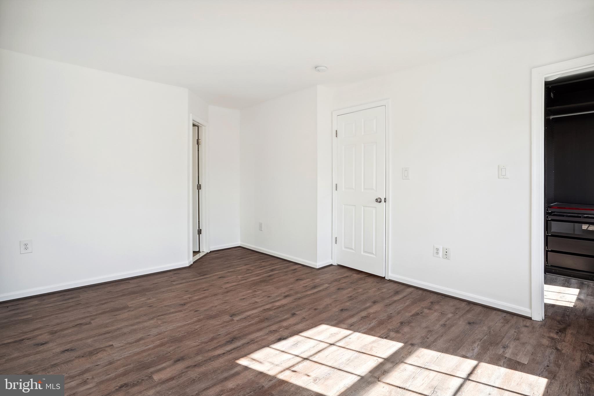 13857 REDFORD LN