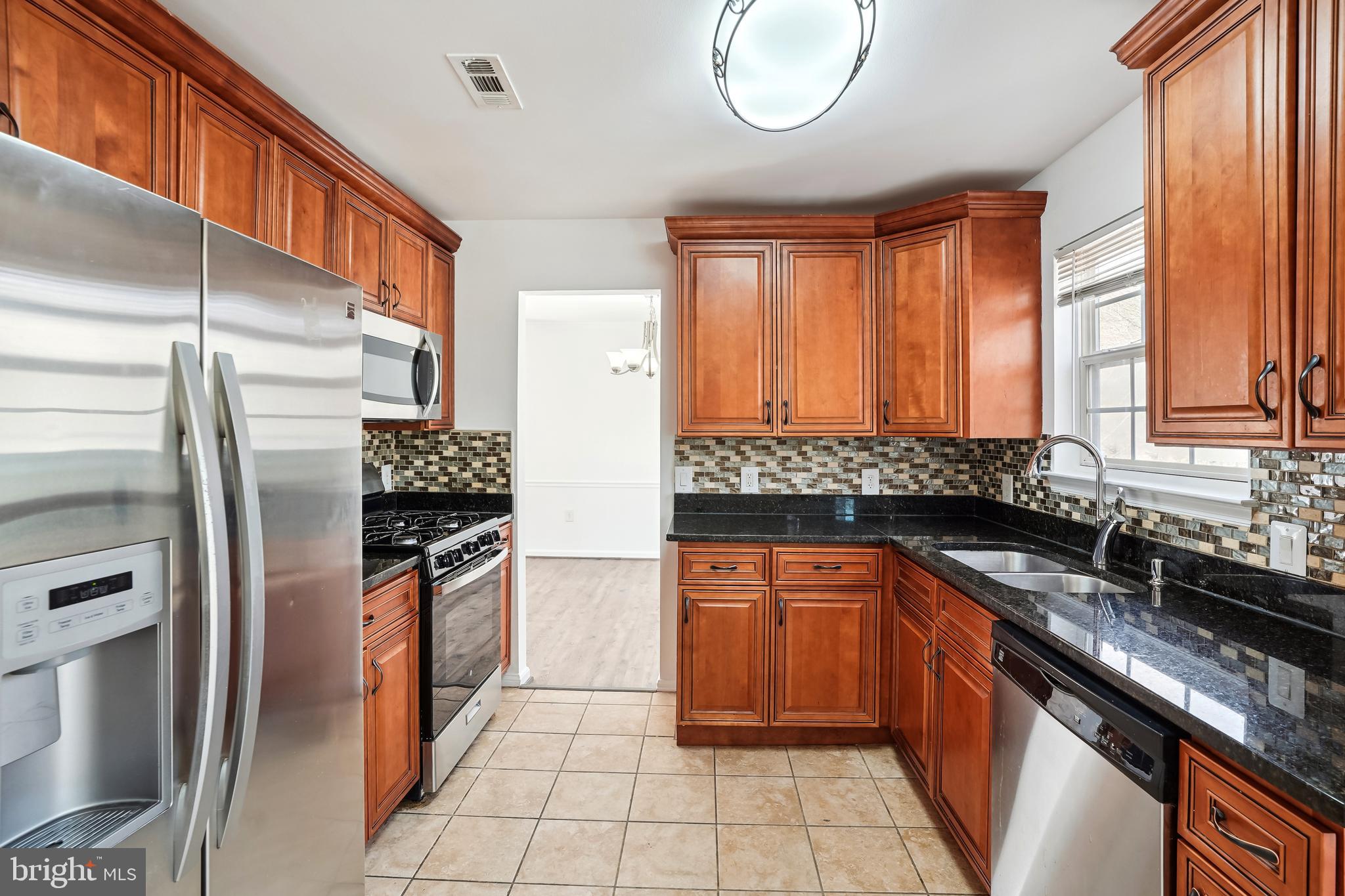 13857 REDFORD LN