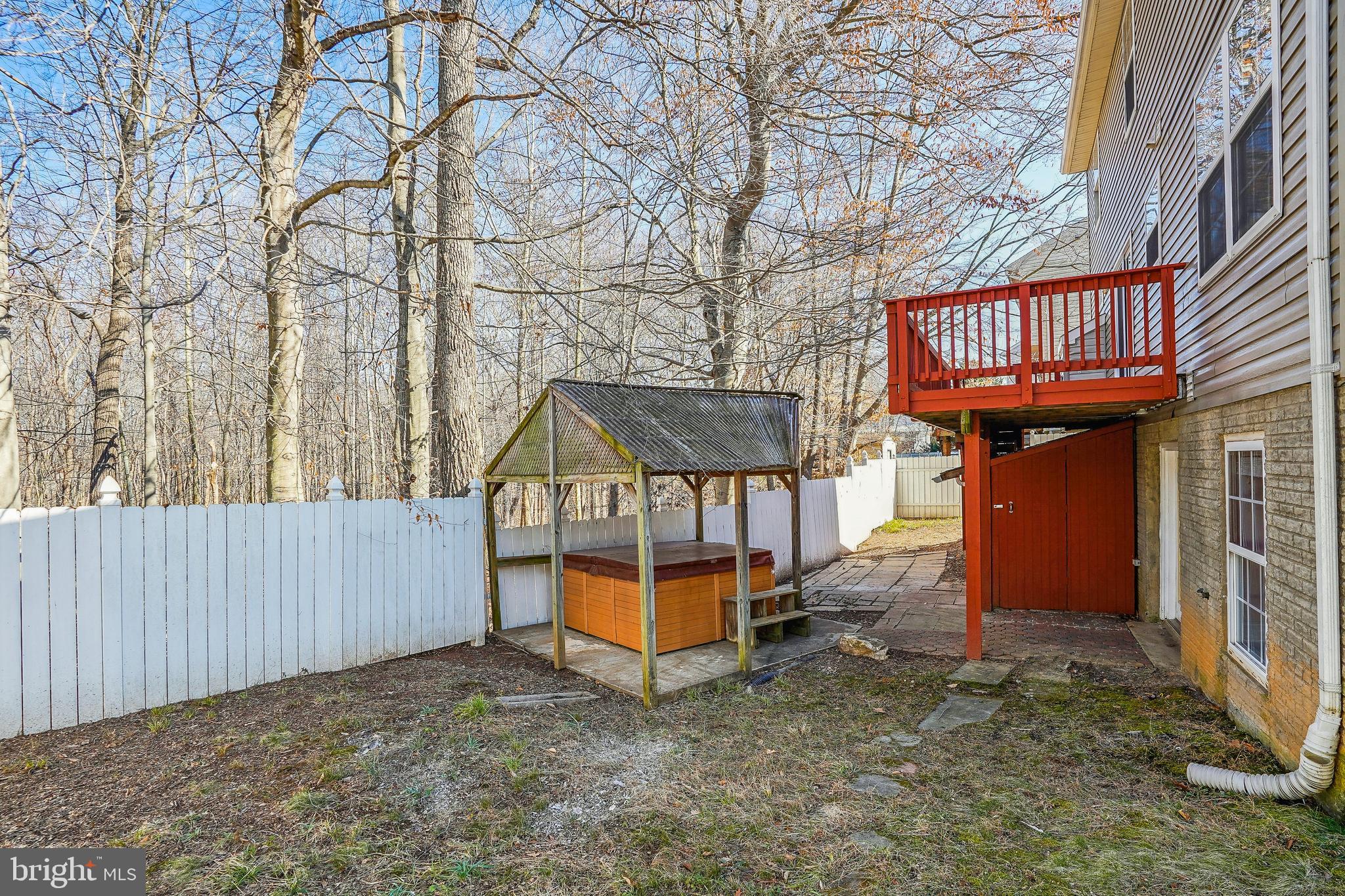 13857 REDFORD LN
