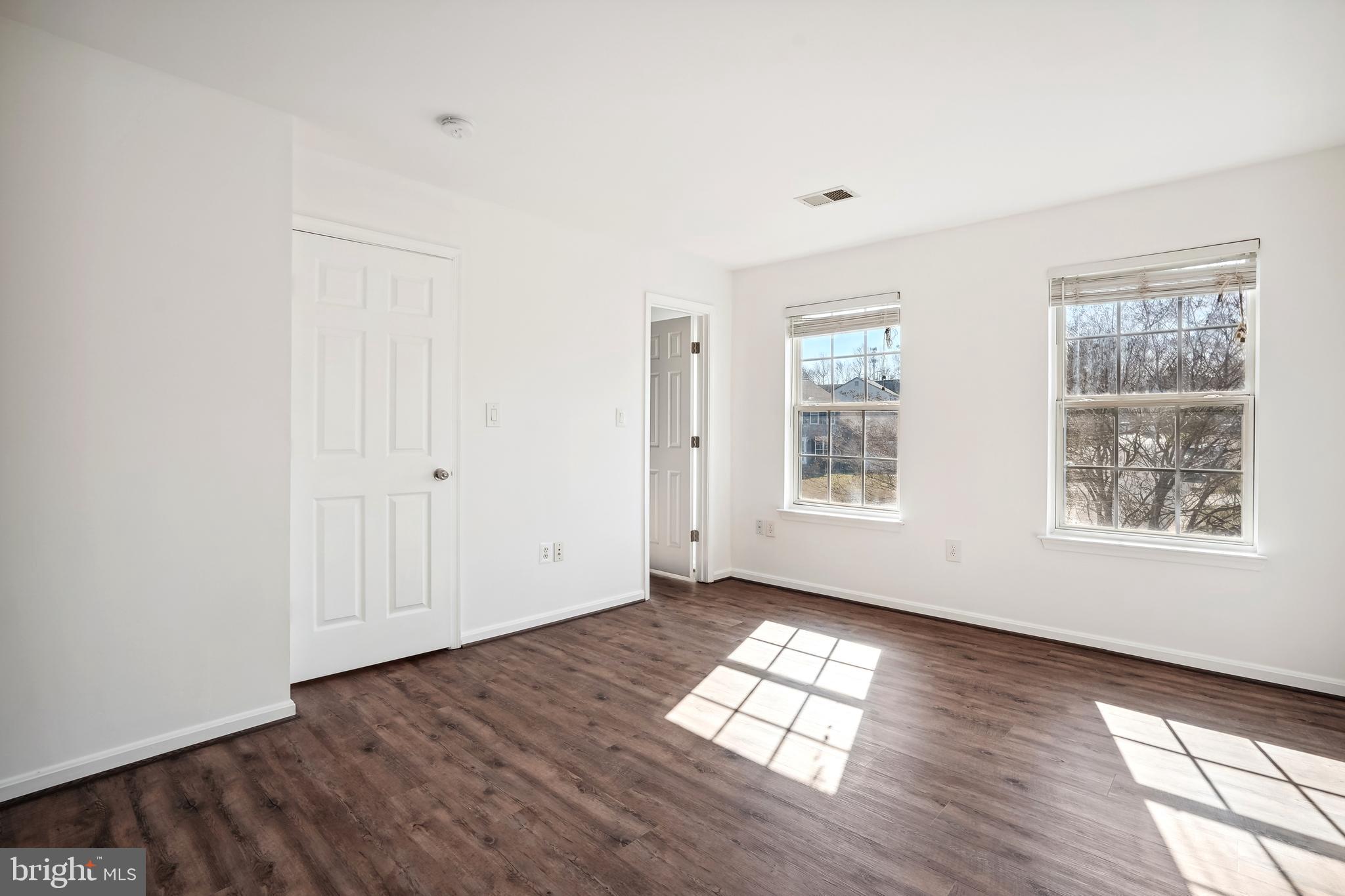 13857 REDFORD LN