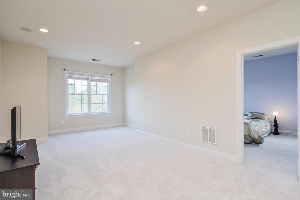 9155 Ogden Park Ct