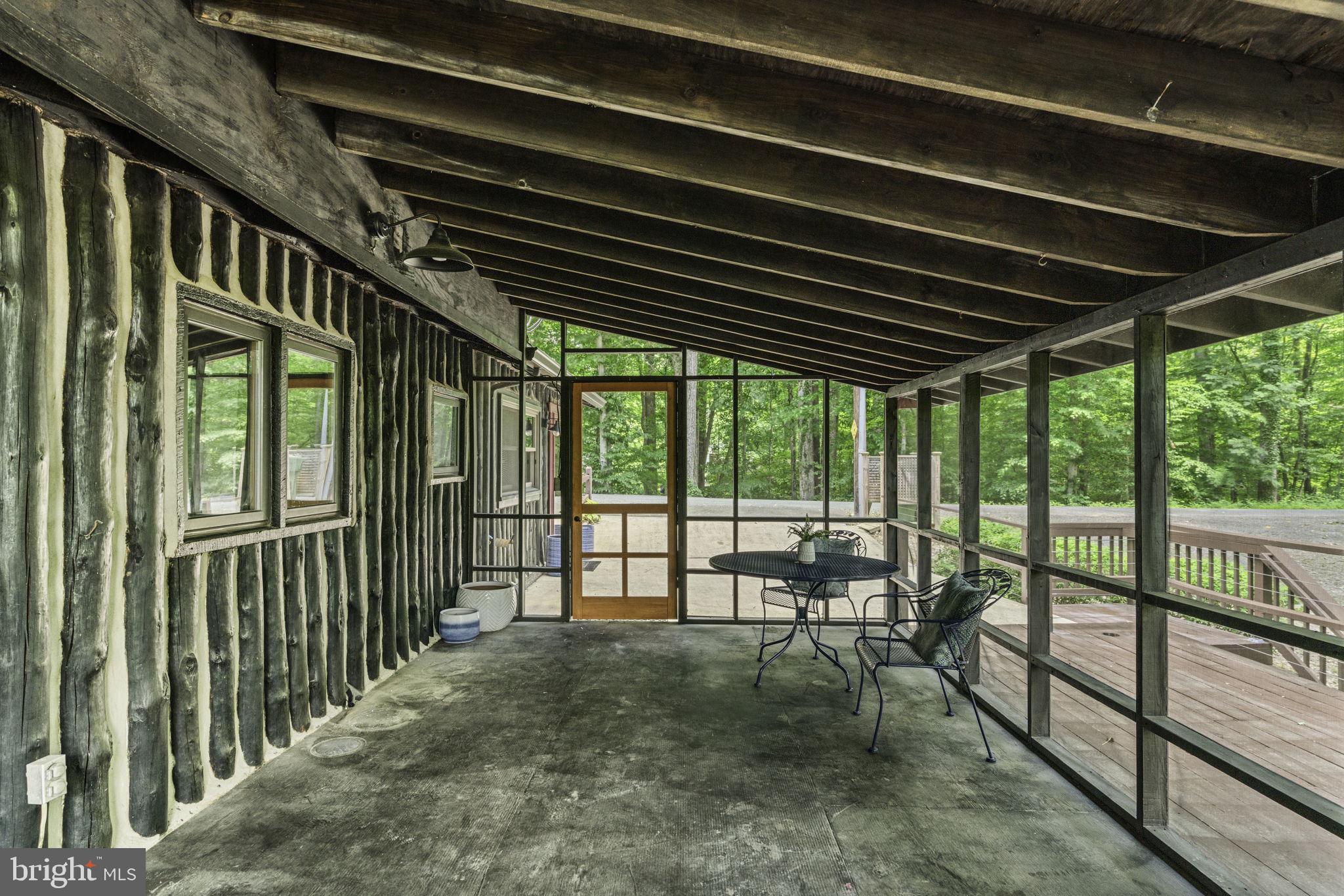 8281 N POINT RD