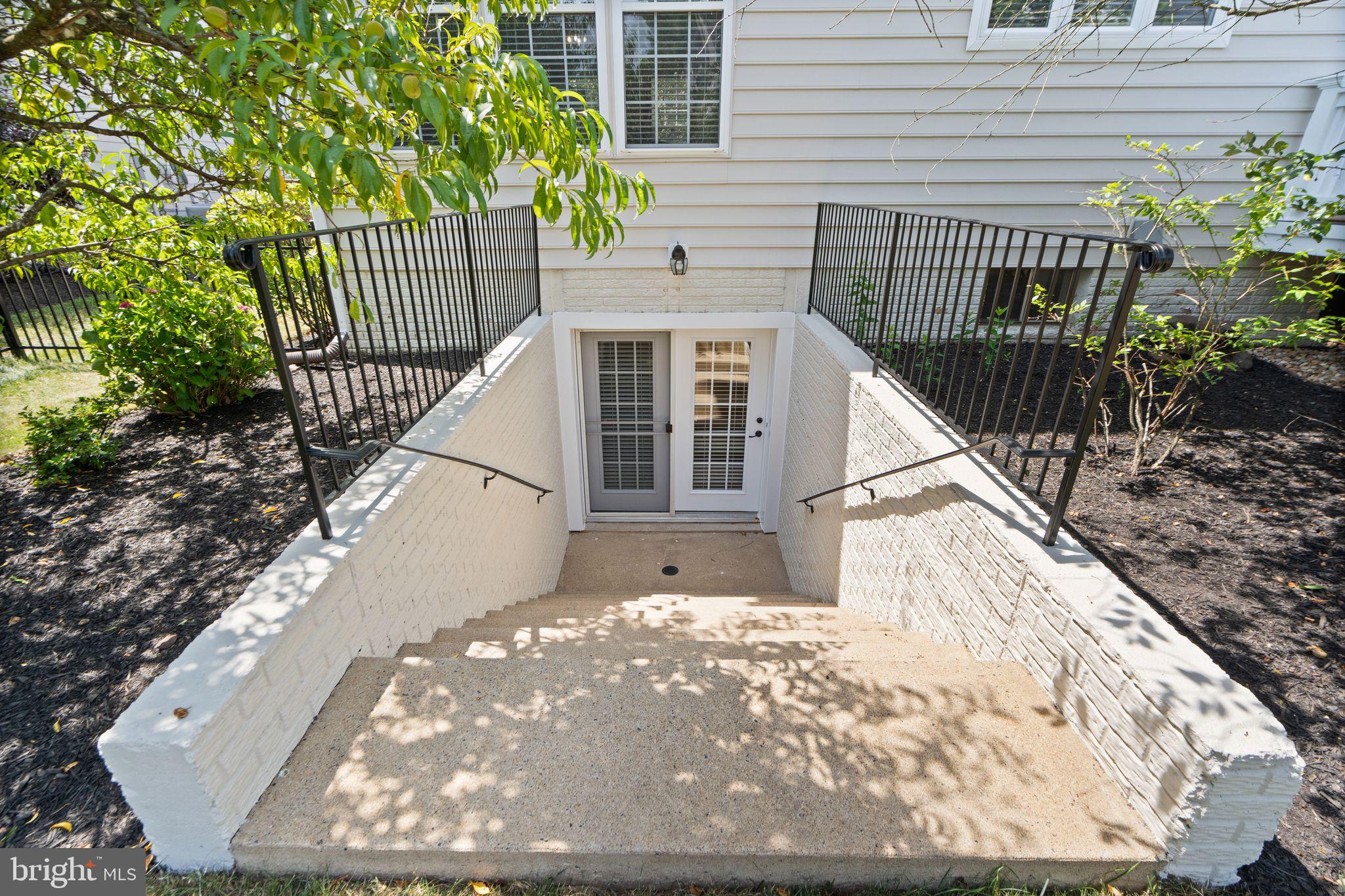 5778 Coachview Ct