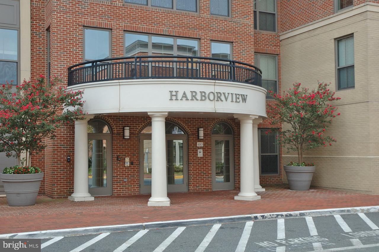 485 Harbor Side St