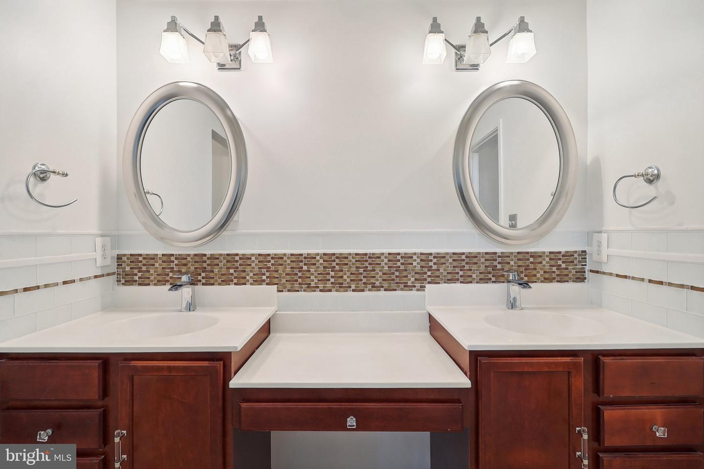 6114 Occoquan Forest Dr