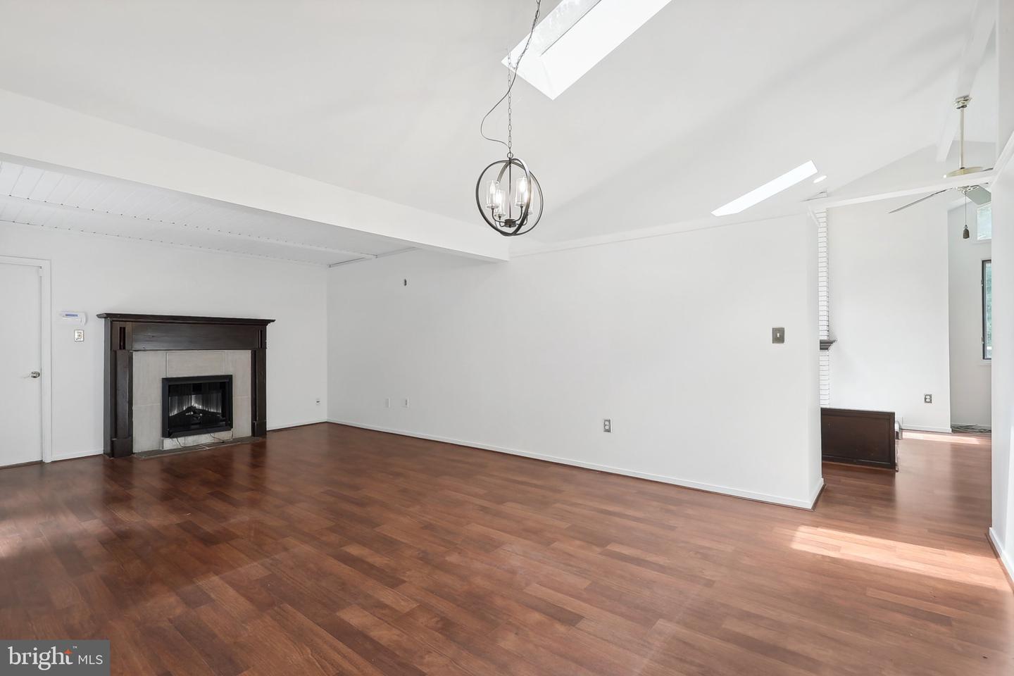 6114 Occoquan Forest Dr