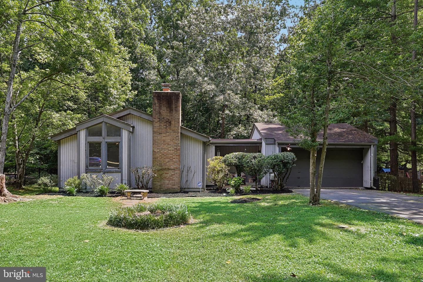 6114 Occoquan Forest Dr
