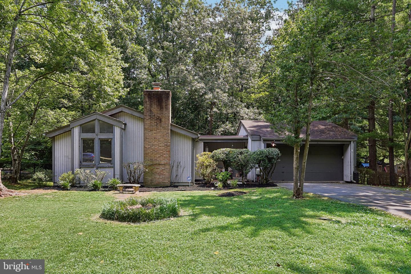 6114 Occoquan Forest Dr