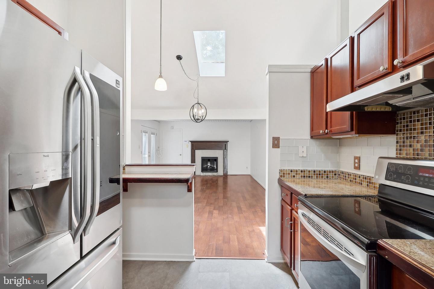 6114 Occoquan Forest Dr