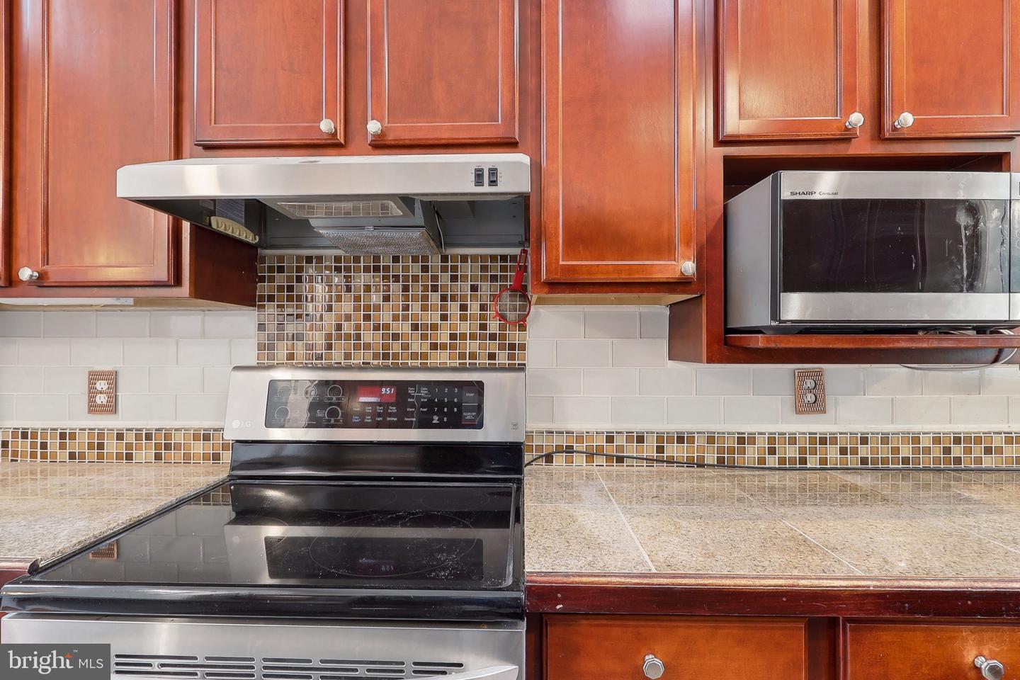 6114 Occoquan Forest Dr