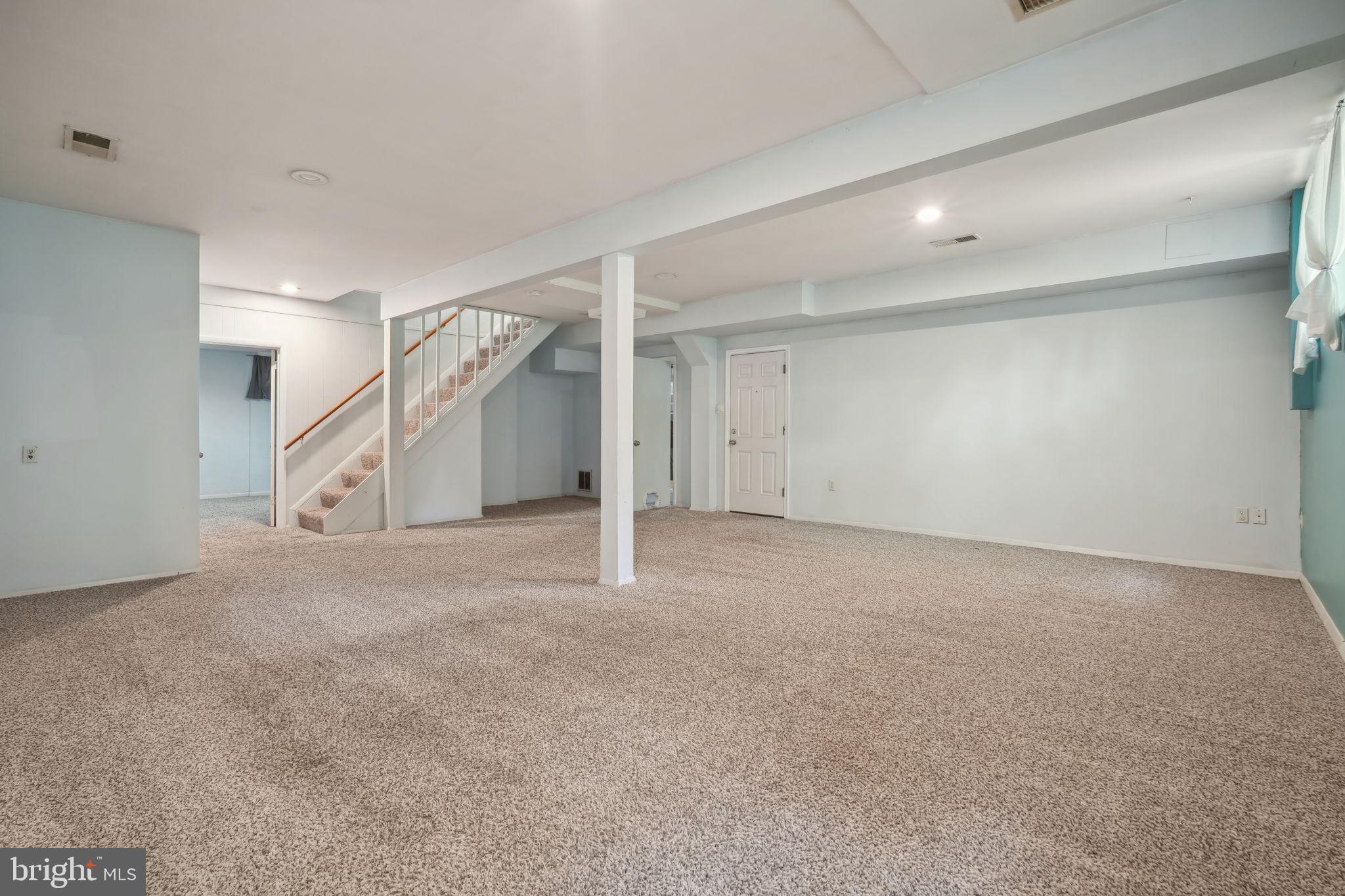 1418 Forest Ln