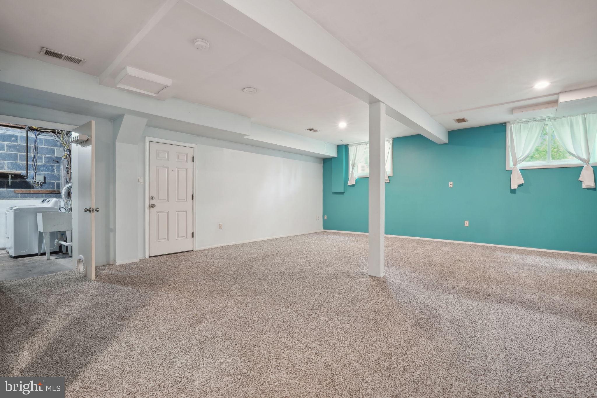 1418 Forest Ln