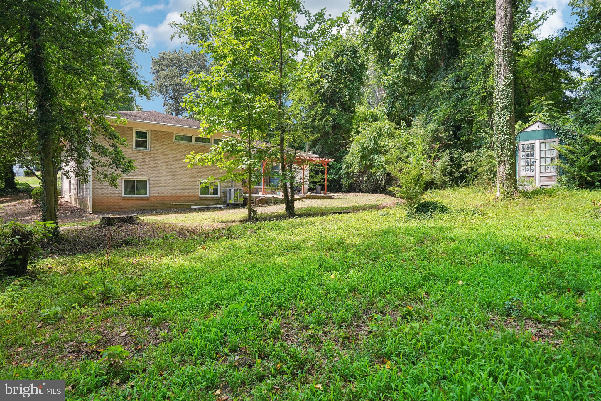 1418 Forest Ln
