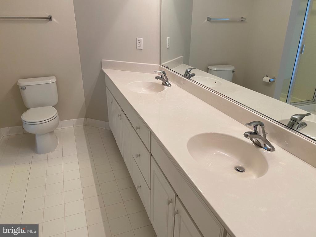 1641 LADUE CT #108