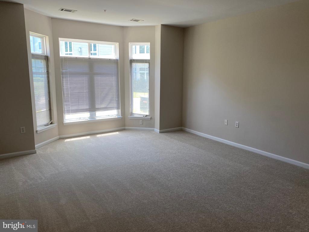 1641 LADUE CT #108