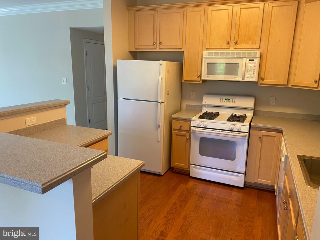 1641 LADUE CT #108