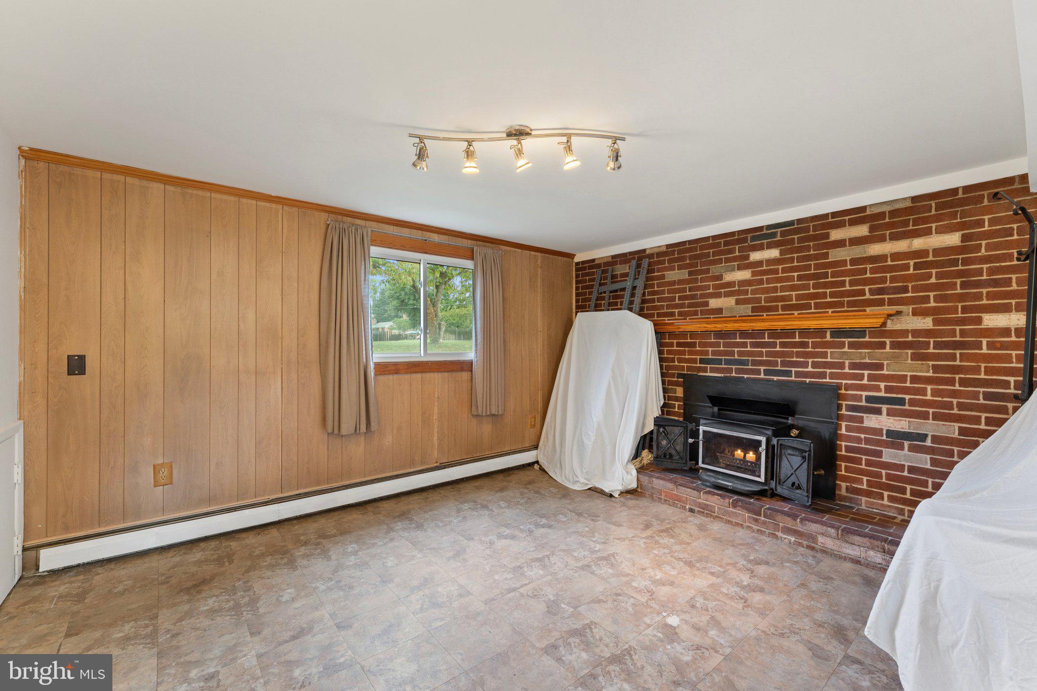 2013 Radford Dr