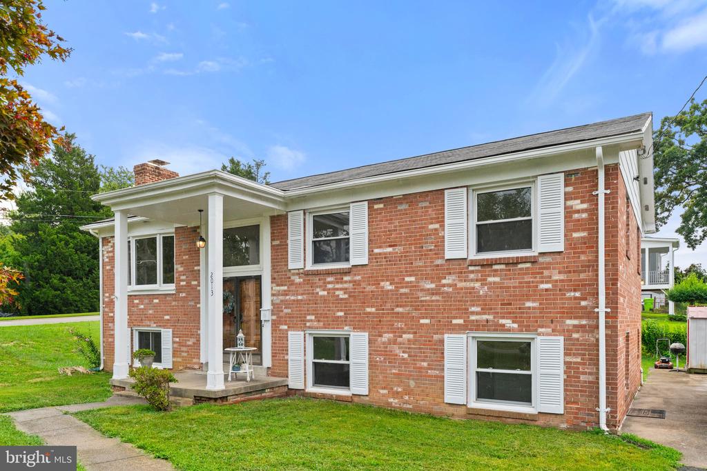 2013 Radford Dr