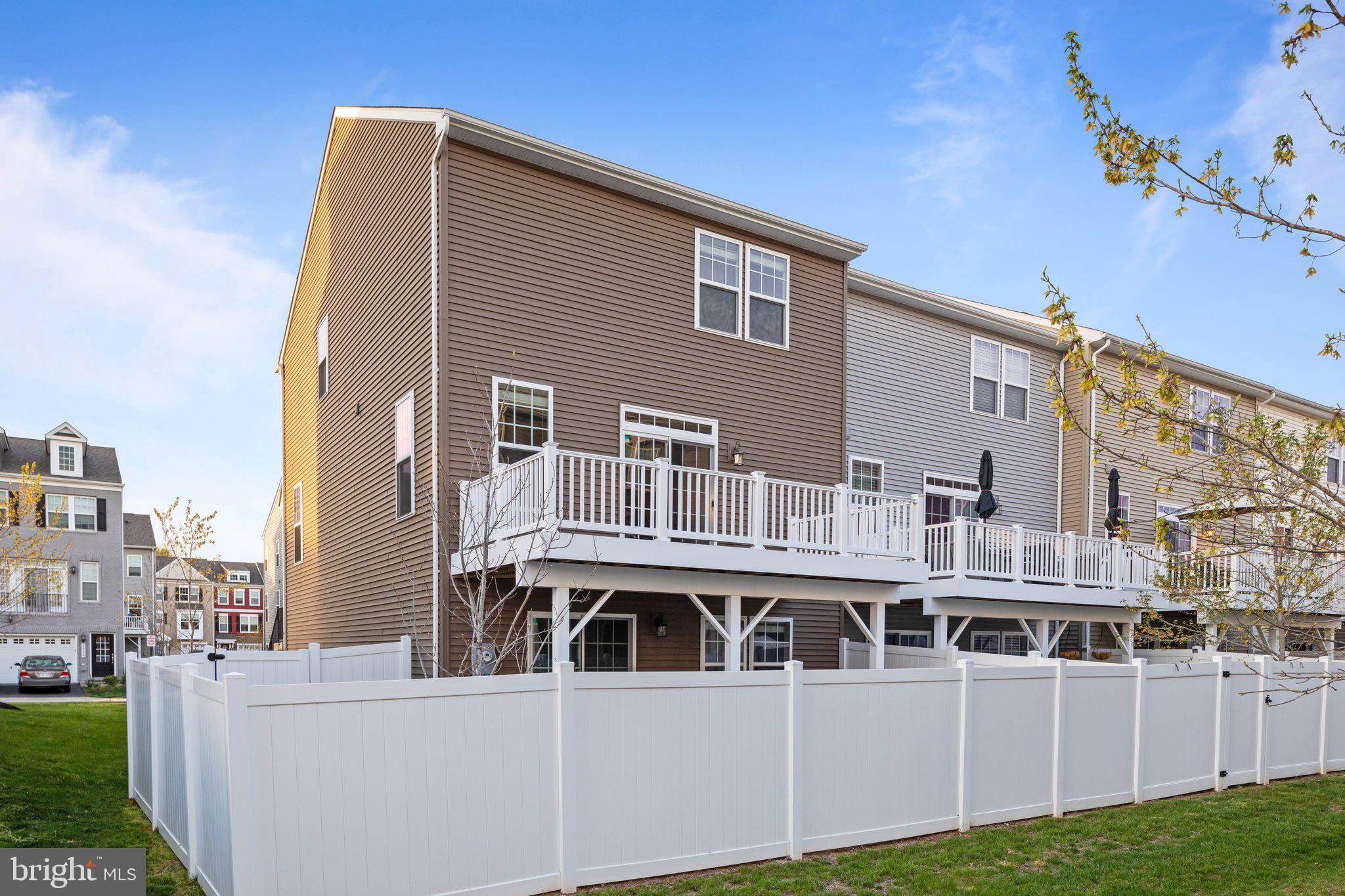 8823 ENGLEWOOD FARMS DR