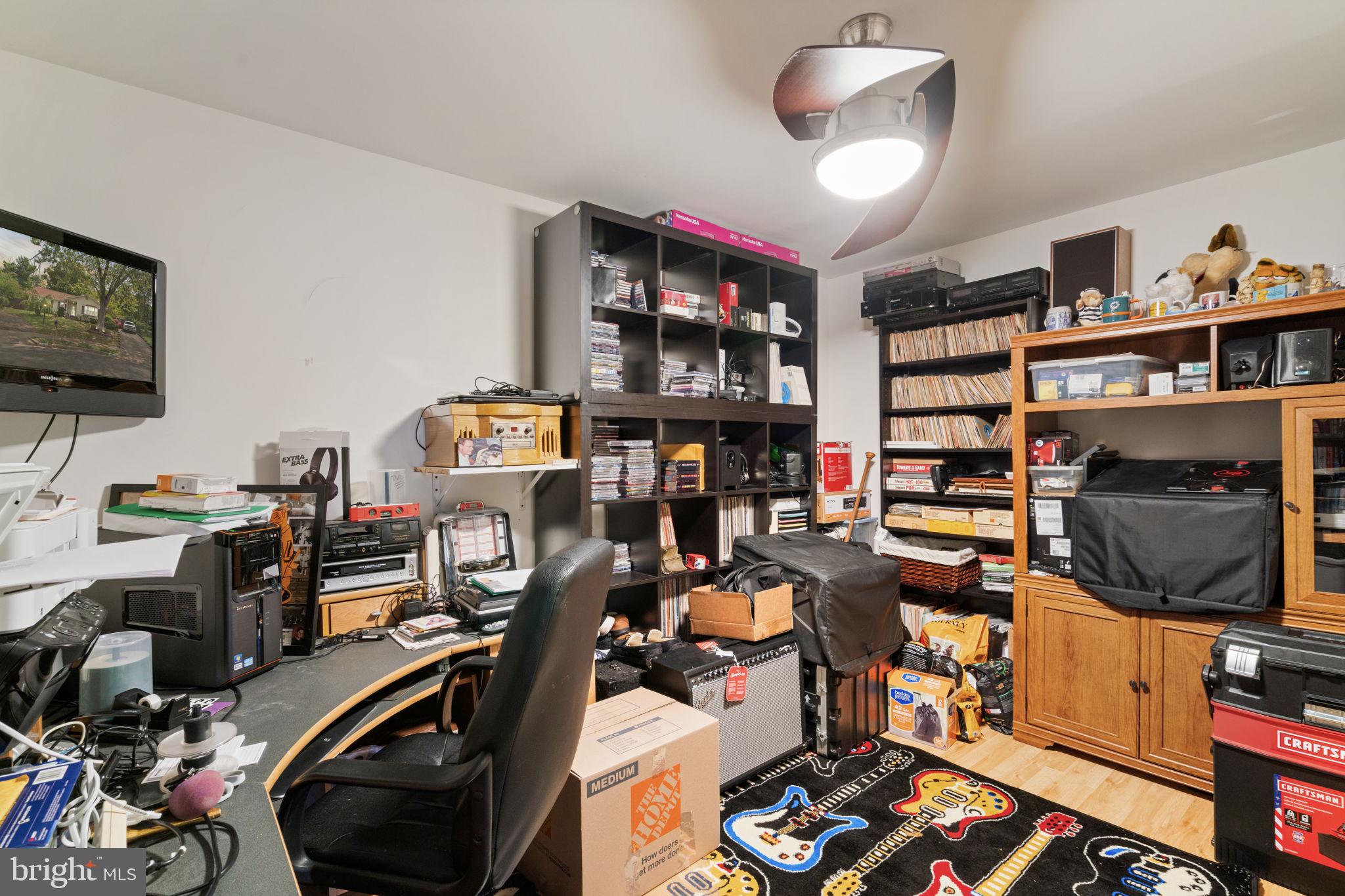 2402 Sagamore Ct