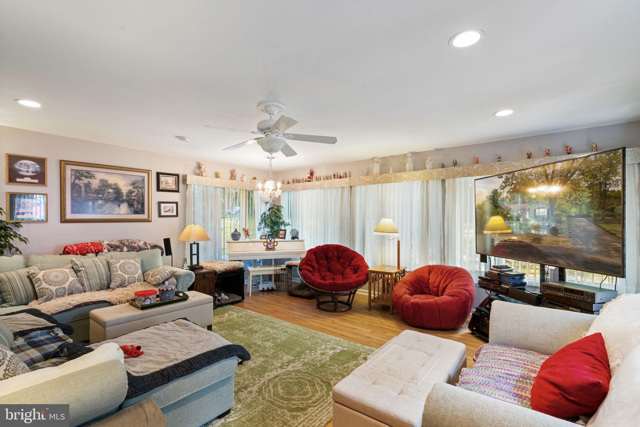 2402 Sagamore Ct
