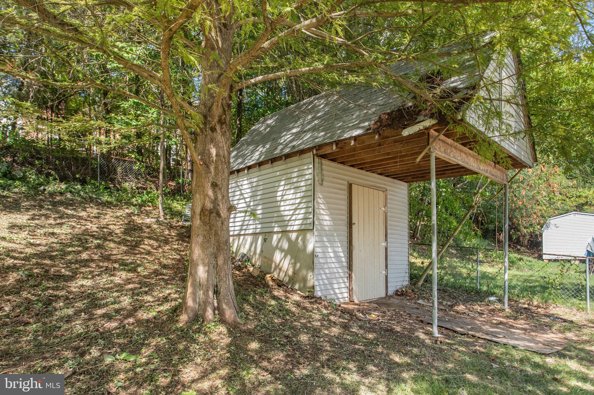 18910 Red Oak Ln