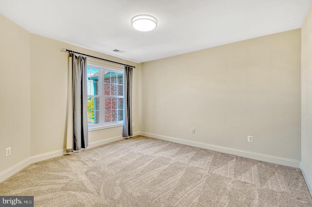 5755 AMELIA SPRINGS CIR