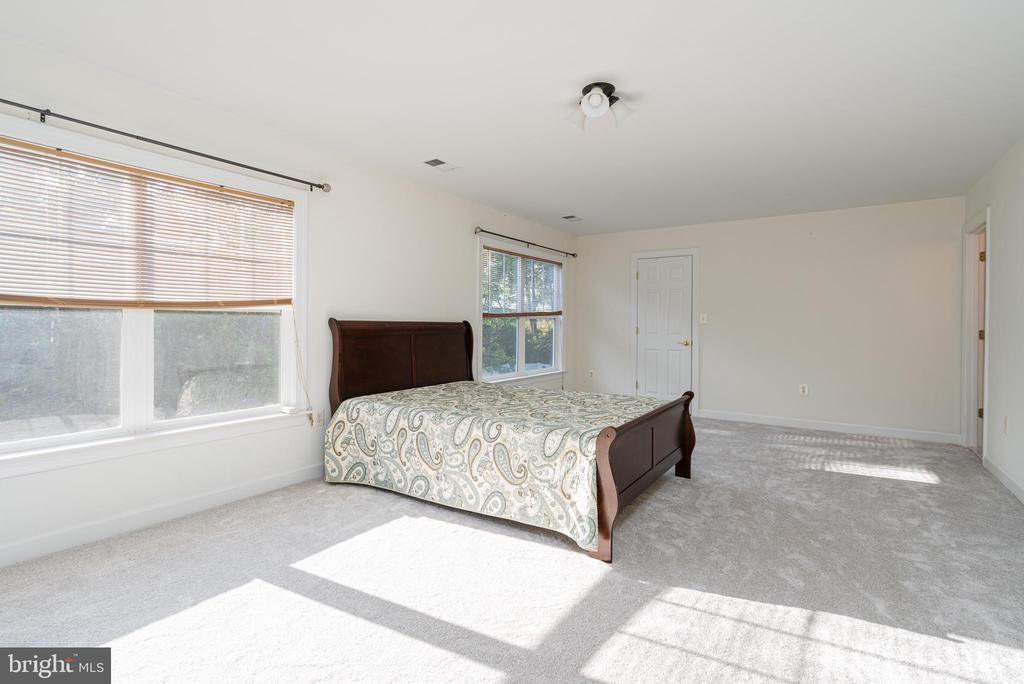 8243 Glade Bank Dr
