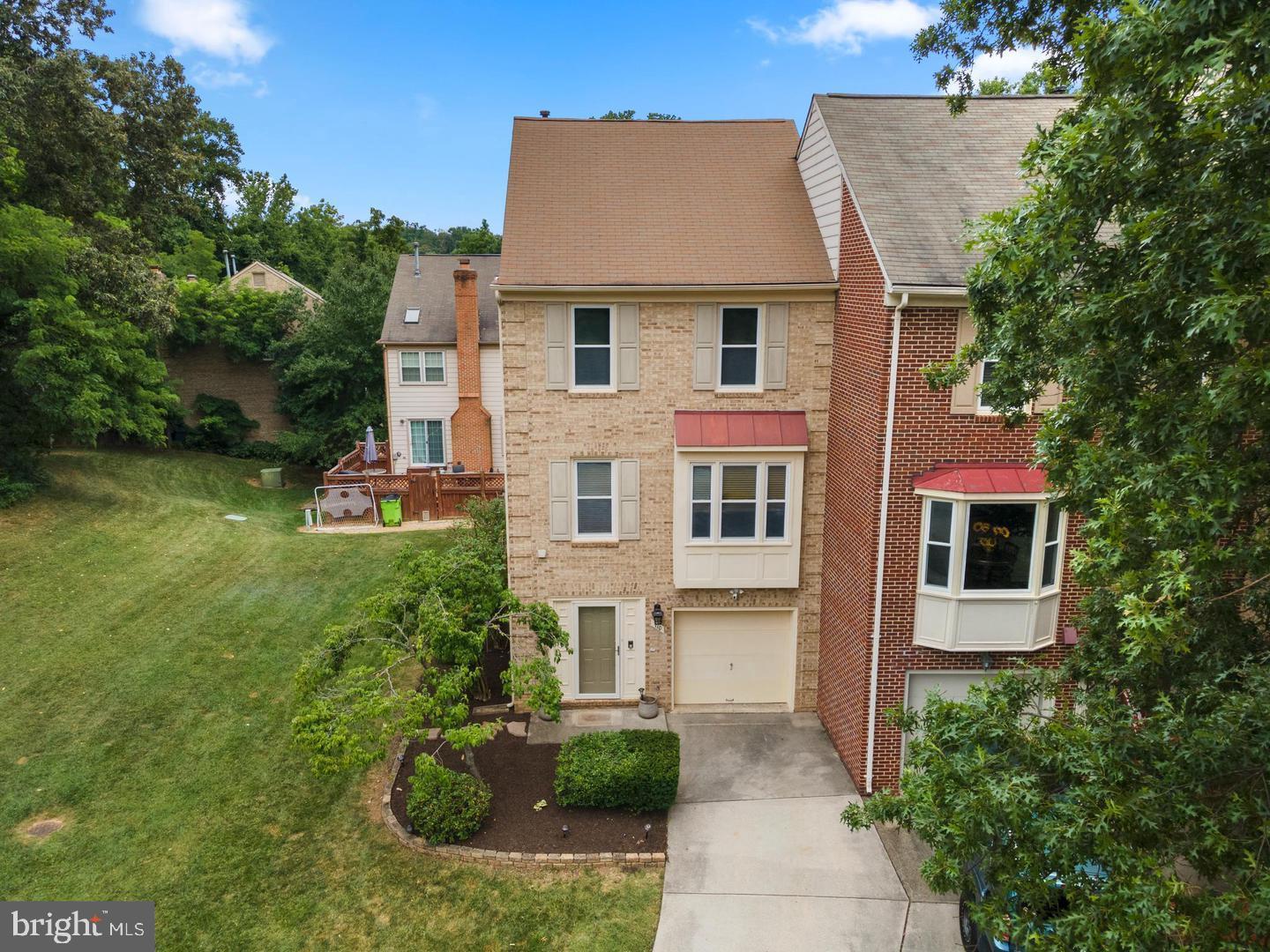 110 W LOCUST ST