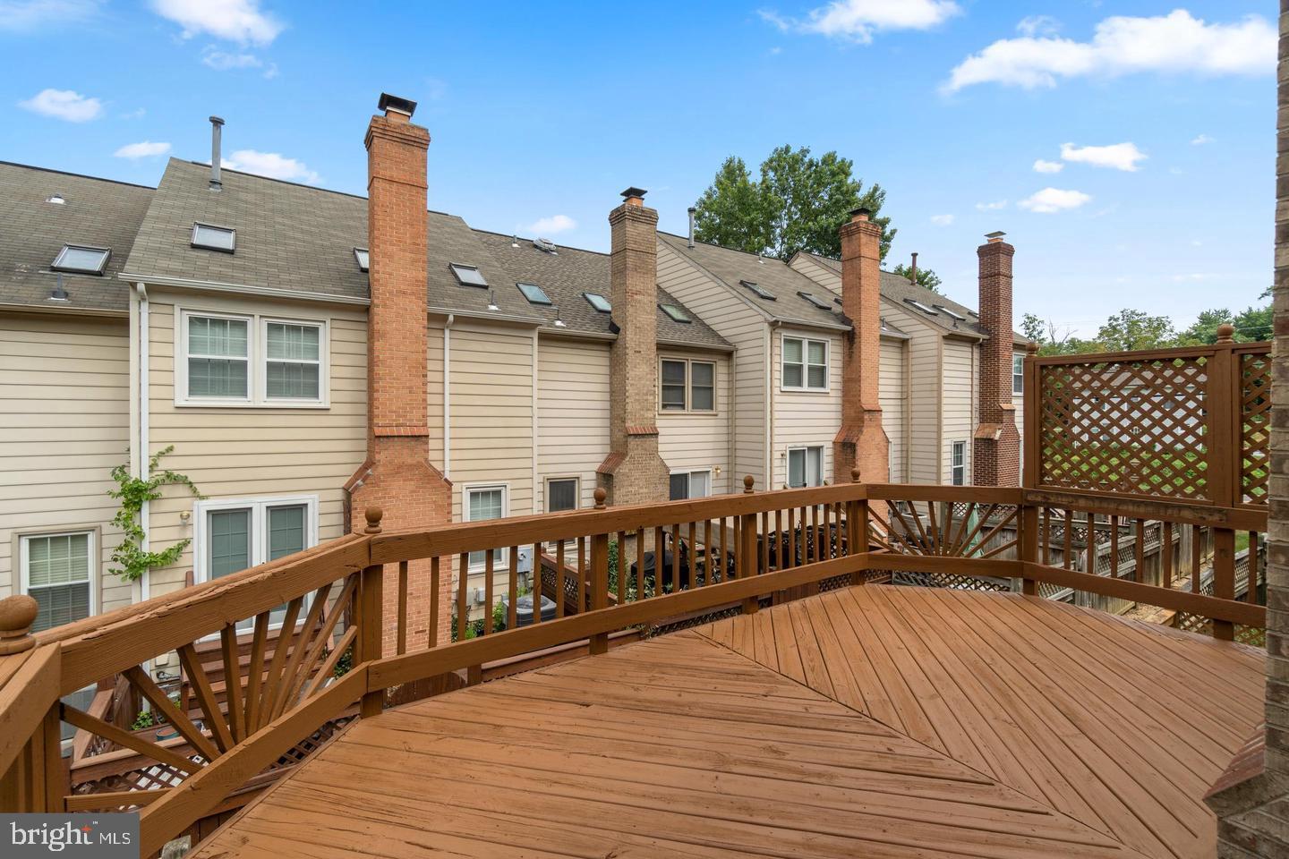 110 W LOCUST ST
