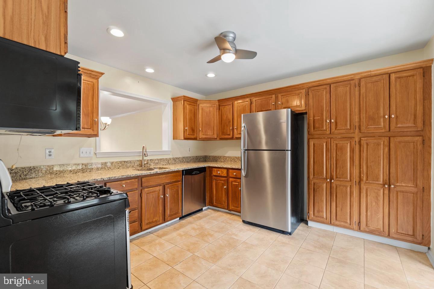 110 W LOCUST ST