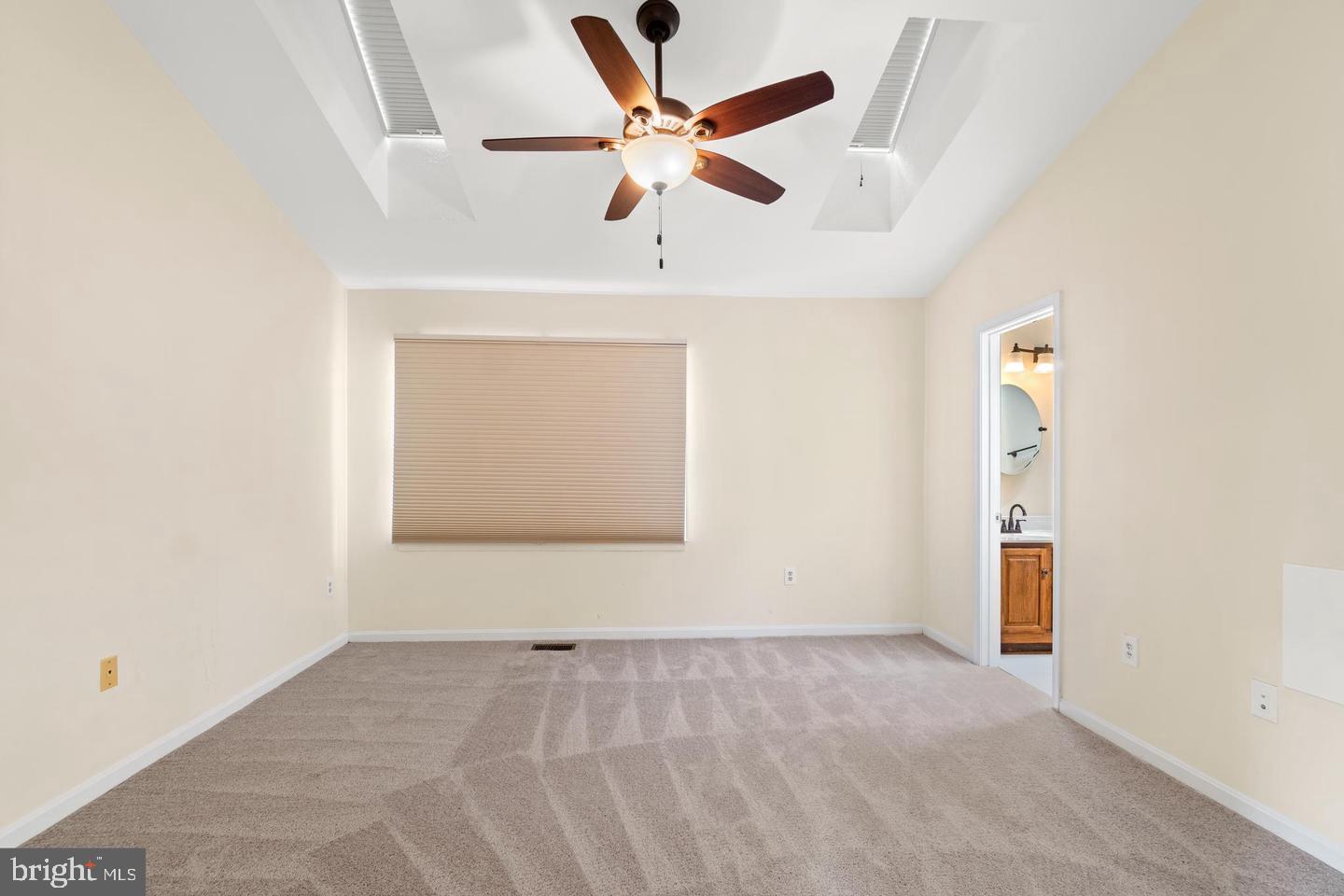 110 W LOCUST ST