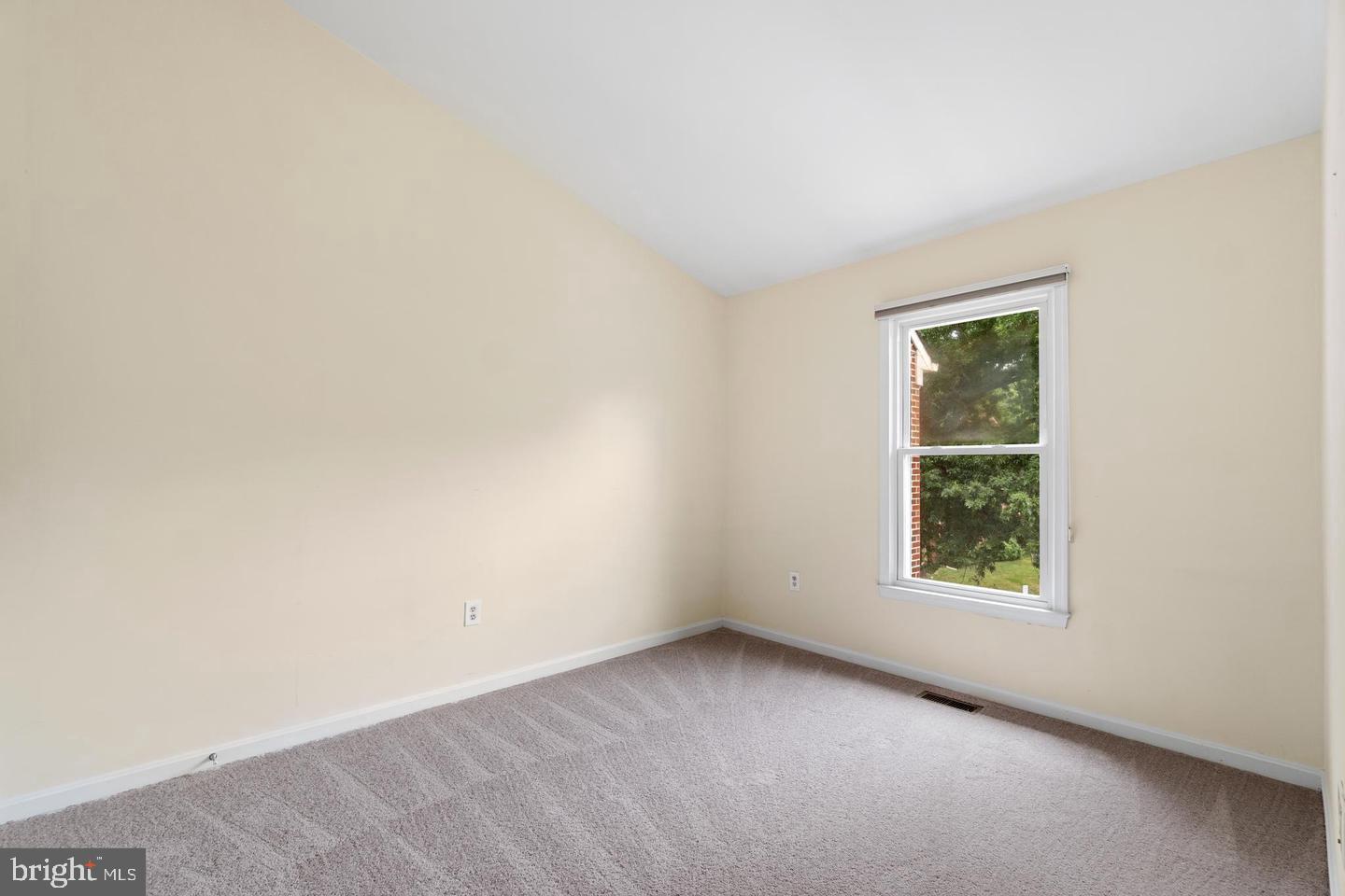 110 W LOCUST ST
