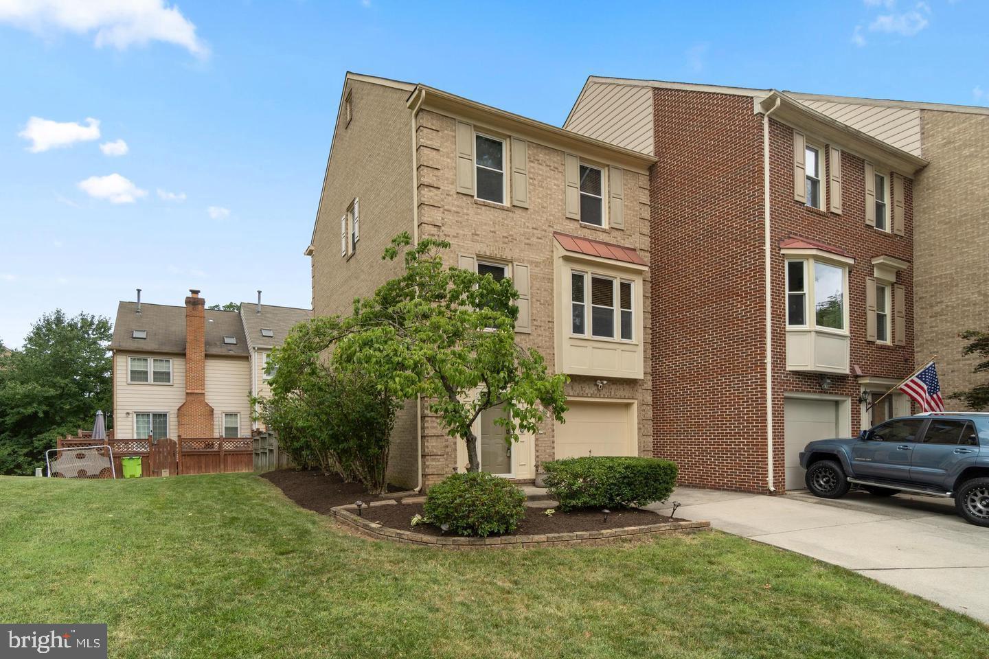 110 W LOCUST ST