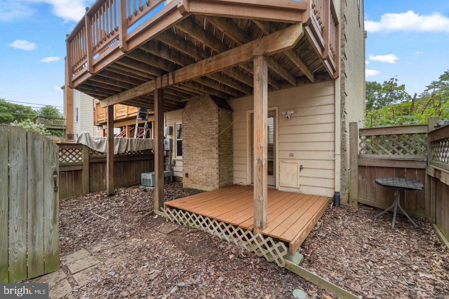 110 W LOCUST ST