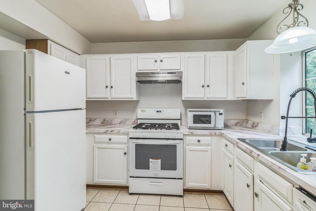 1761 ROCHELLE CT