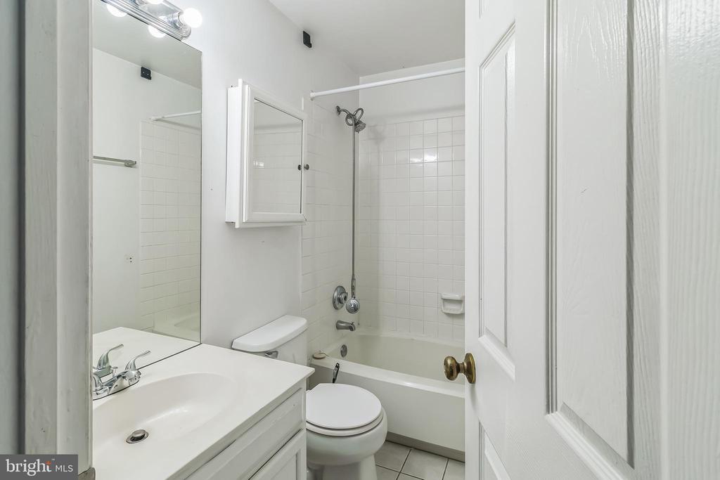 1761 ROCHELLE CT