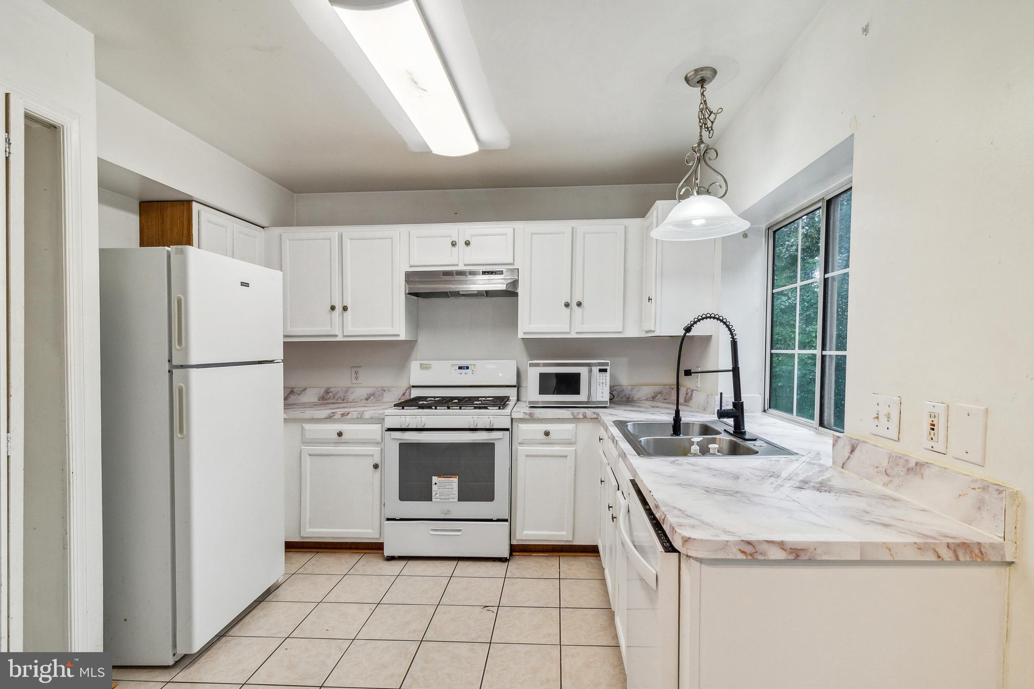 1761 ROCHELLE CT
