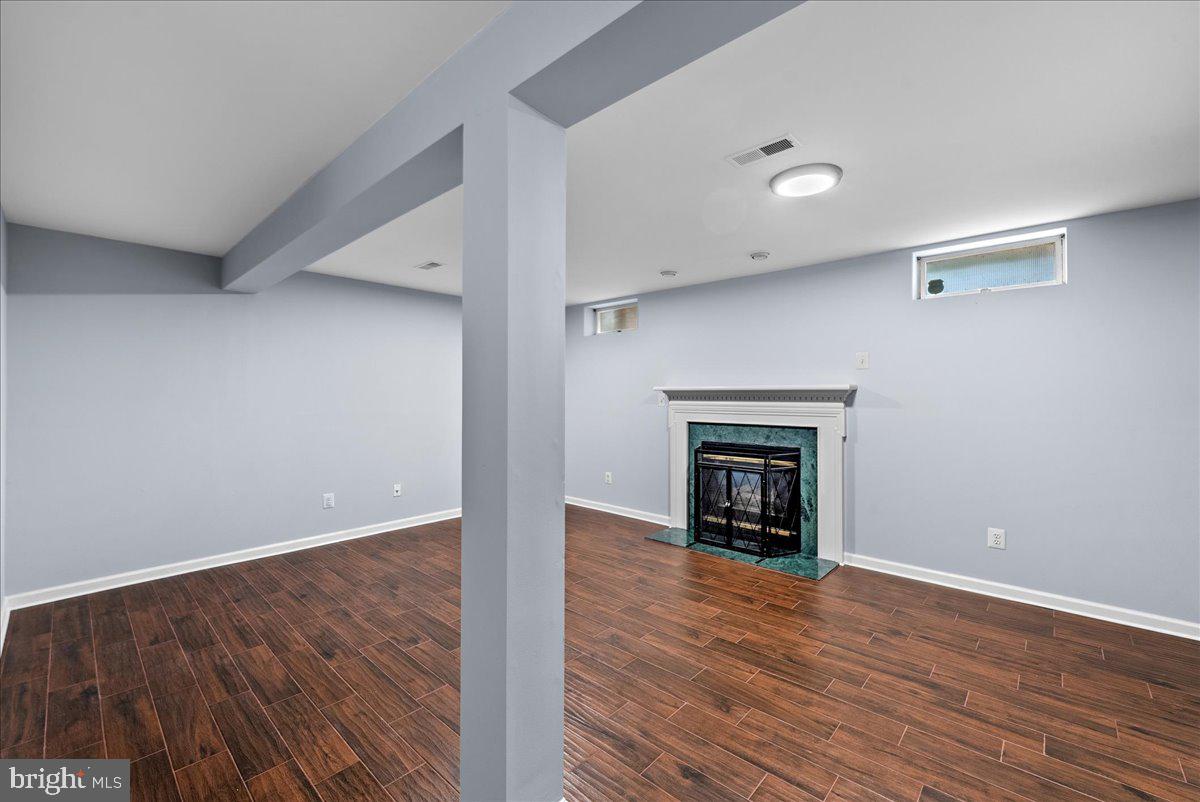 2565 Grayton Ln