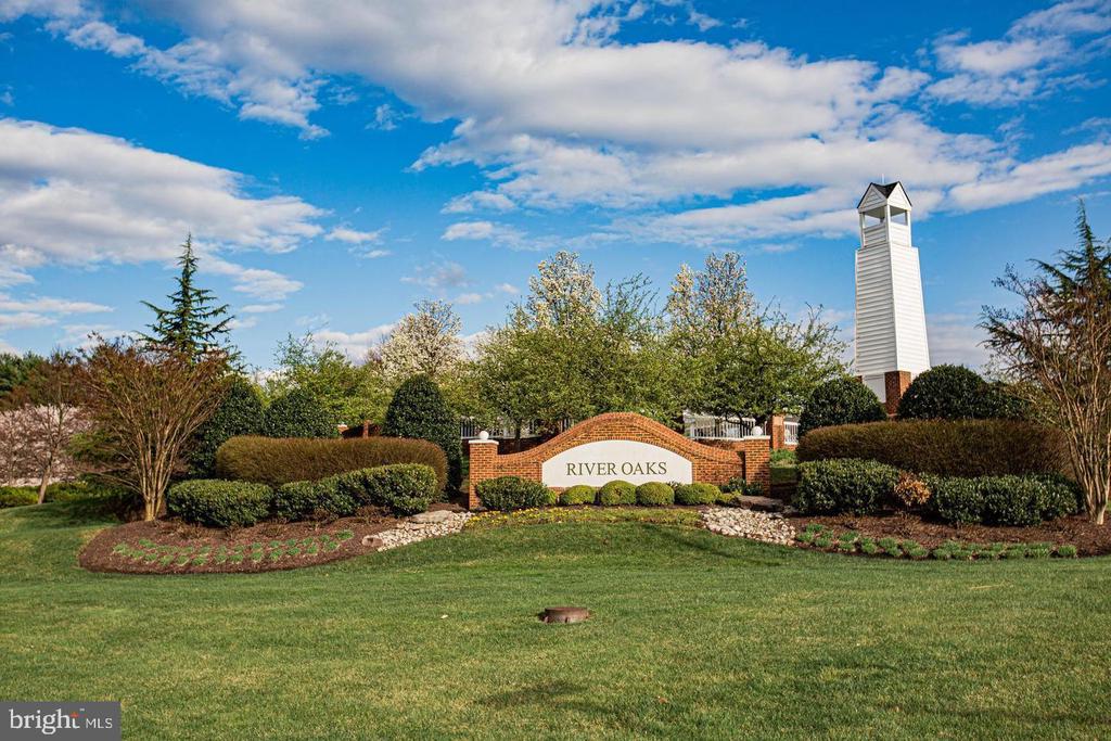2565 Grayton Ln